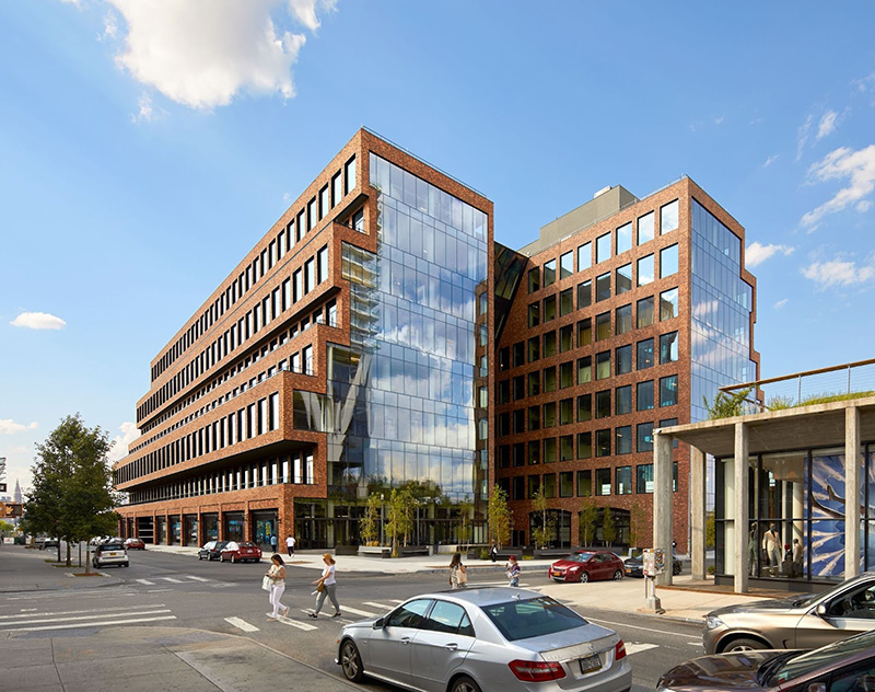 Global Holdings leases Five Iron Golf and Glowbar at 25 Kent